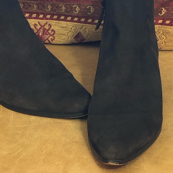 Brown Suede Banana Republic Ankle Booties. Woman’s Size 9 - Picture 10 of 14
